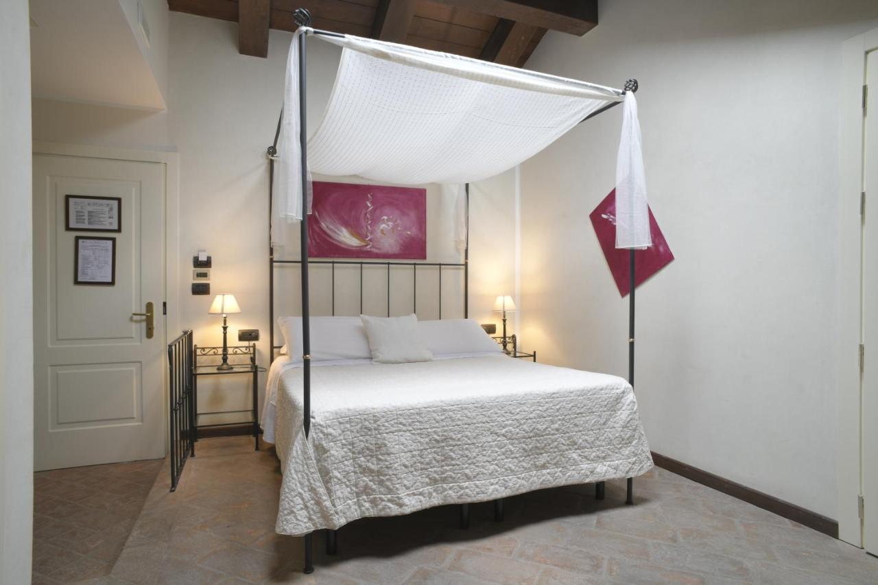 Relais Bella Rosina Pool & Spa La Cassa Екстер'єр фото