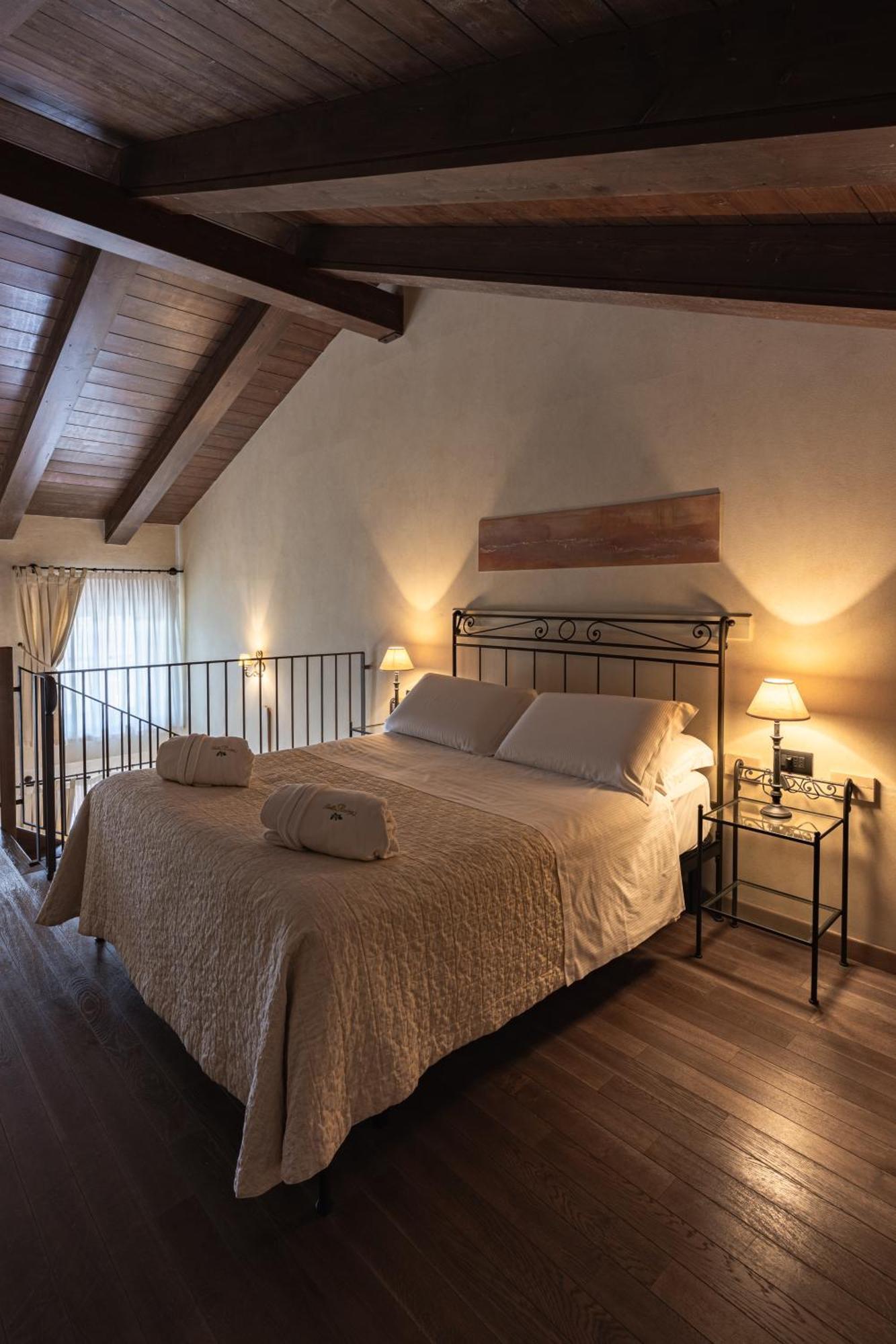 Relais Bella Rosina Pool & Spa La Cassa Екстер'єр фото